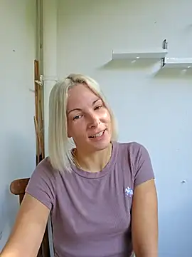 Snapshot of Sunny-Sin chatting on September 14, 10:35 am Sunny-Sin online show from September 14, 10:35 am