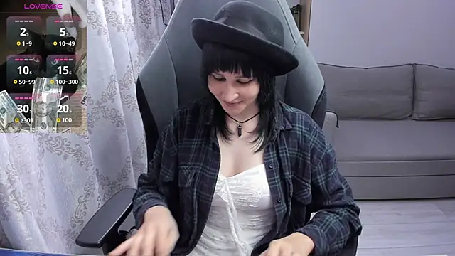 MistyDark online show from August 4, 4:13 pm