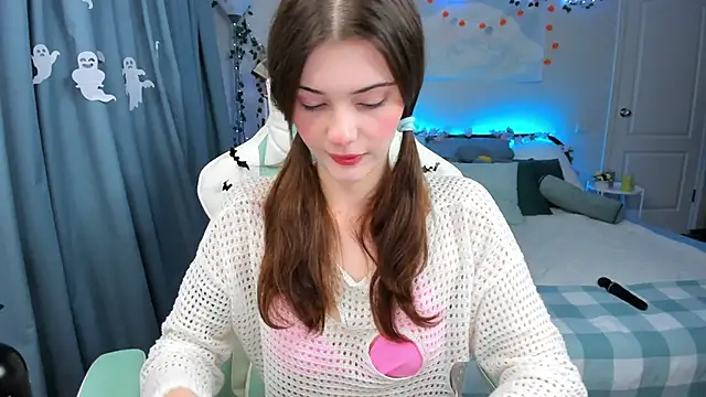 Zoe Vee online show from November 2, 3:54 am