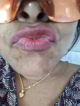 SIMIHOT online show from October 30, 7:15 pm