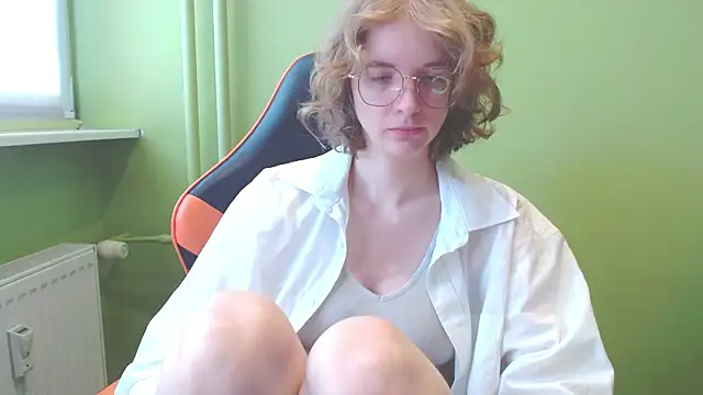 juicyPenny online show from May 5, 6:27 am