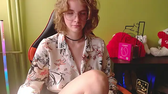 juicyPenny online show from June 21, 6:28 am