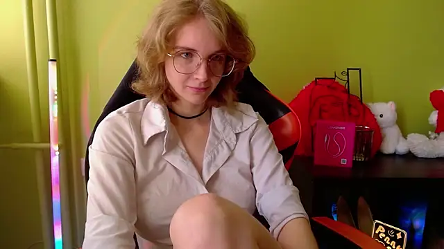 juicyPenny online show from June 17, 9:32 am
