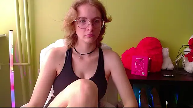 juicyPenny online show from June 27, 6:47 am