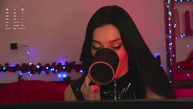 Olivia Faye online show from April 30, 8:57 pm
