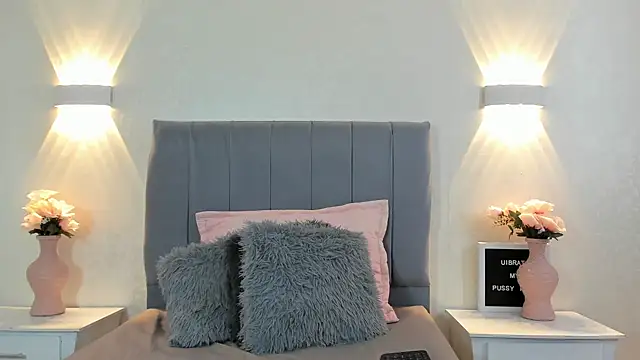 Emiily cooper x online show from November 10, 7:20 pm