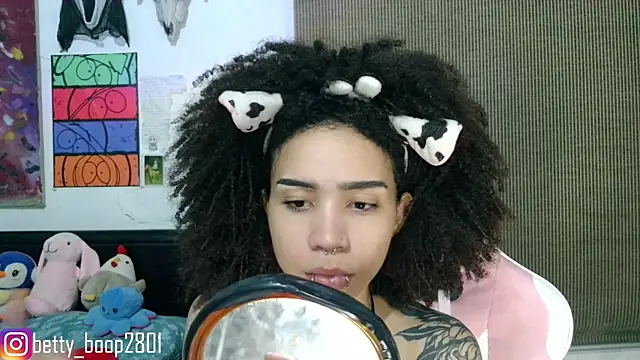 bettyboo2801 online show from May 3, 4:38 am