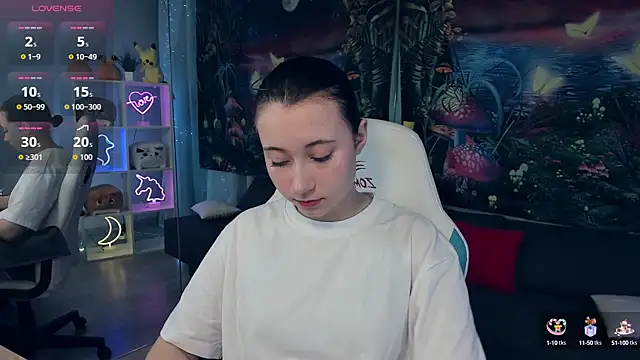 ClaraParks online show from September 15, 6:15 pm