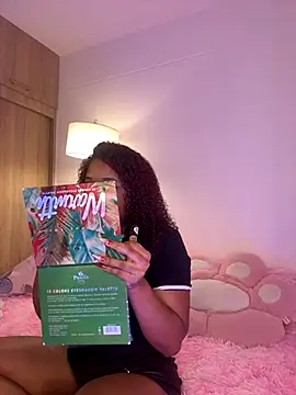 Snapshot of _Zahara_ chatting on October 18, 10:44 pm Zahara online show from October 18, 10:44 pm