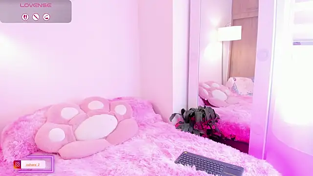 Snapshot of _Zahara_ chatting on October 11, 7:16 pm Zahara online show from October 11, 7:16 pm