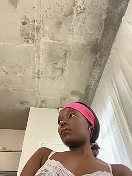 prettydollyy online show from March 8, 5:33 am