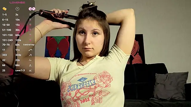 TrixiBell online show from December 19, 5:10 am