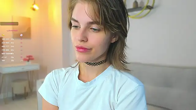 Snapshot of EleneButton chatting on September 10, 1:49 am EleneButton online show from September 10, 1:49 am
