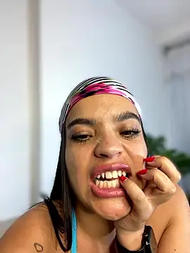 JuanitaMore01 online show from January 14, 11:10 pm