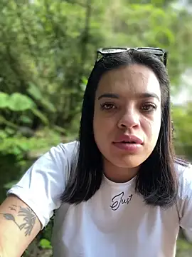 JuanitaMore01 online show from October 25, 10:05 pm