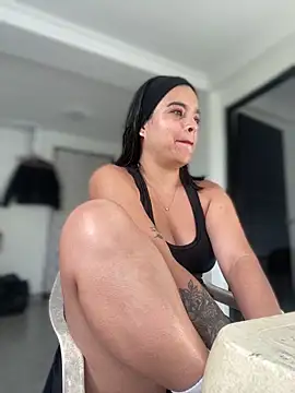 JuanitaMore01 online show from October 5, 9:20 pm