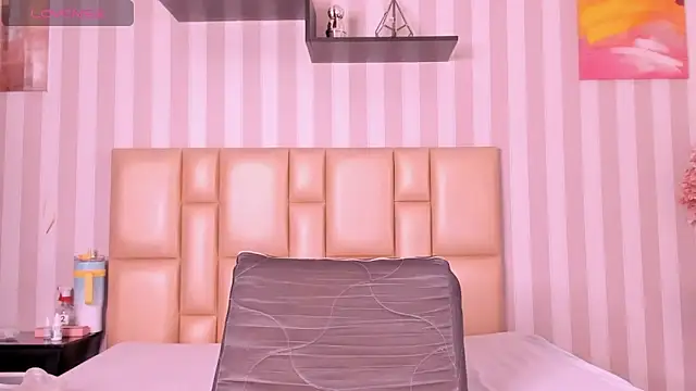 DarkHoneyy online show from December 15, 6:02 pm