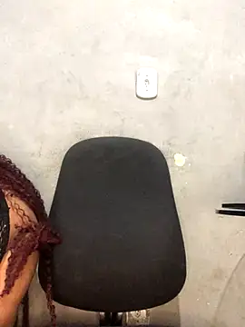 melcarioca1111 online show from October 31, 4:03 am