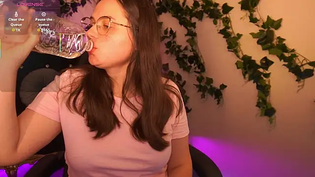 SophieDreamss online show from October 22, 2:33 pm