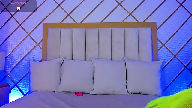 cocoamore online show from February 9, 12:07 pm