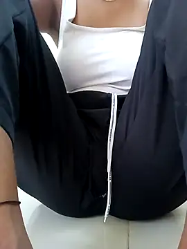 Snapshot of kissujaan chatting on October 8, 4:39 am kissujaan online show from October 8, 4:39 am