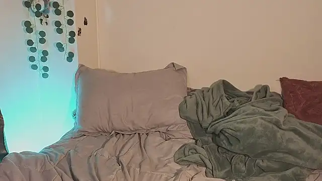 GaiaJoness online show from March 13, 5:42 am