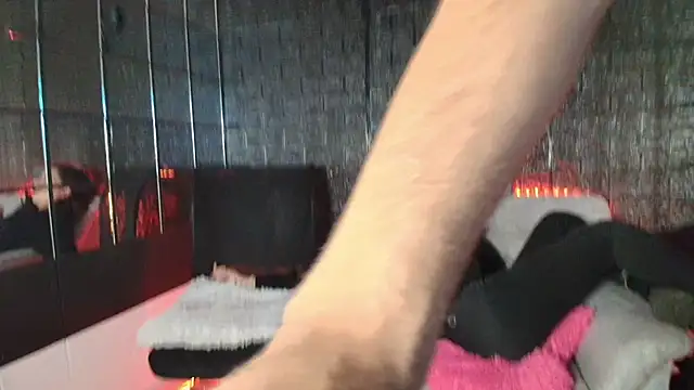 HellAndDante  online show from November 22, 1:30 am