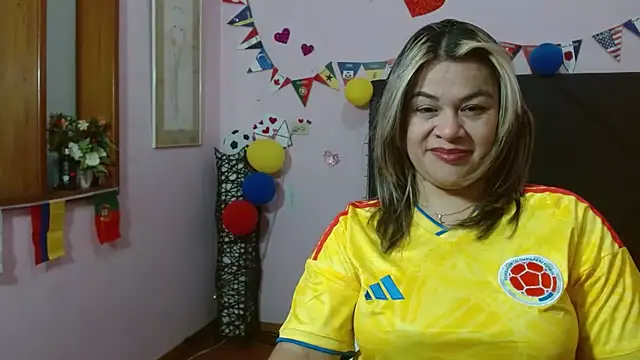 pamela echeverria online show from June 27, 12:22 pm
