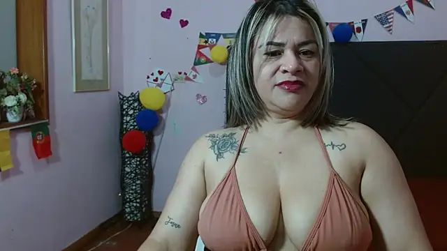 pamela echeverria online show from July 17, 11:58 am