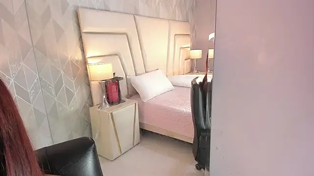 Sofia Stanley online show from January 12, 1:05 pm