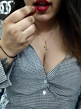 Suhana Darling online show from March 7, 9:11 pm