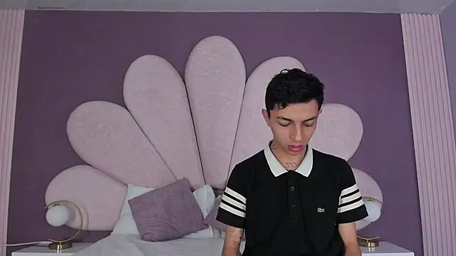 NickandAbby  online show from August 1, 4:25 am