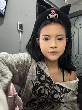 TatiLee online show from April 29, 2:53 pm