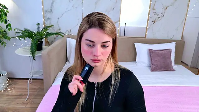 SweetyLicky online show from May 17, 4:17 pm