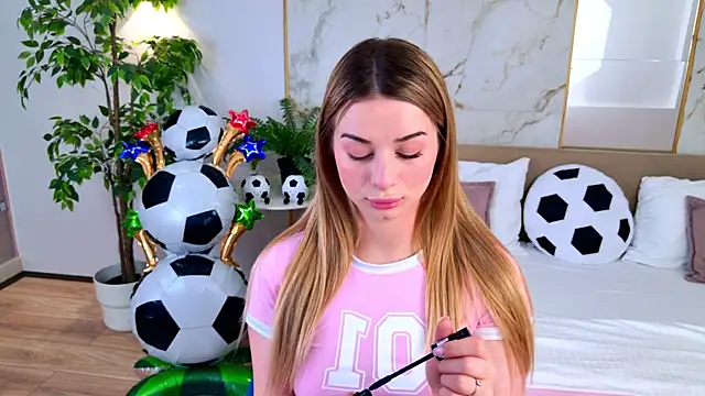 SweetyLicky online show from June 21, 4:11 pm