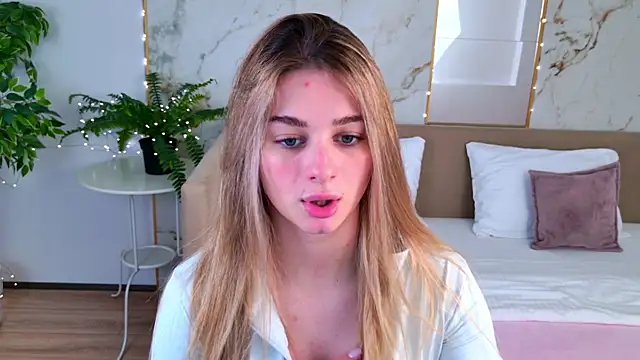 SweetyLicky online show from June 14, 3:23 pm
