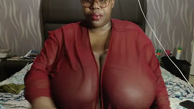 BoobsQueen46K online show from November 27, 7:50 pm