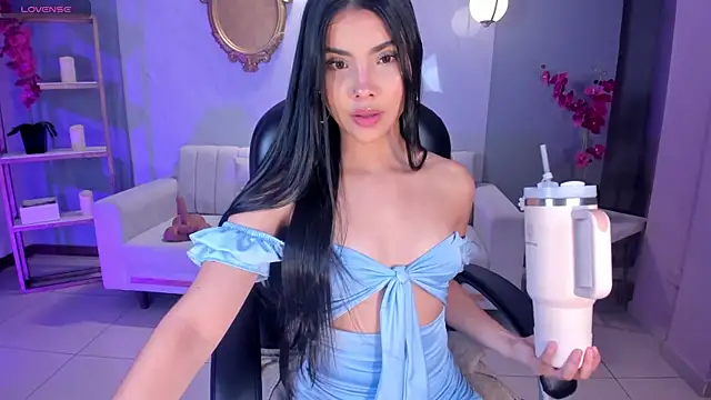 MiaLaurence online show from February 11, 7:48 pm