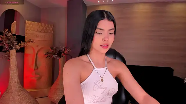 MiaLaurence online show from January 13, 7:29 pm