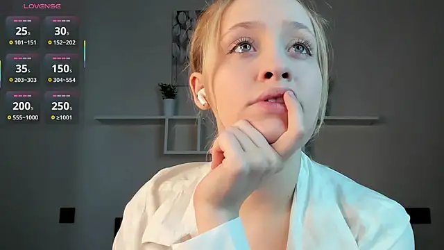 Julliakoill online show from November 5, 7:46 am