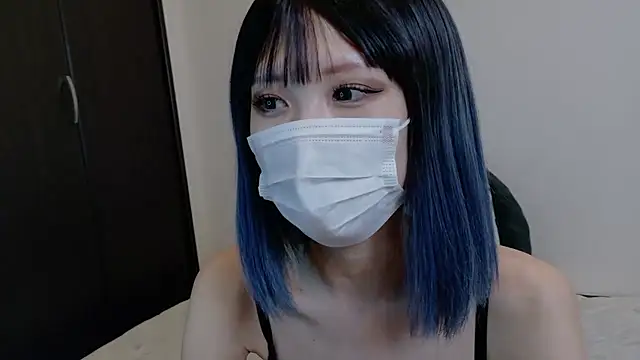 sarina at online show from April 29, 9:12 am