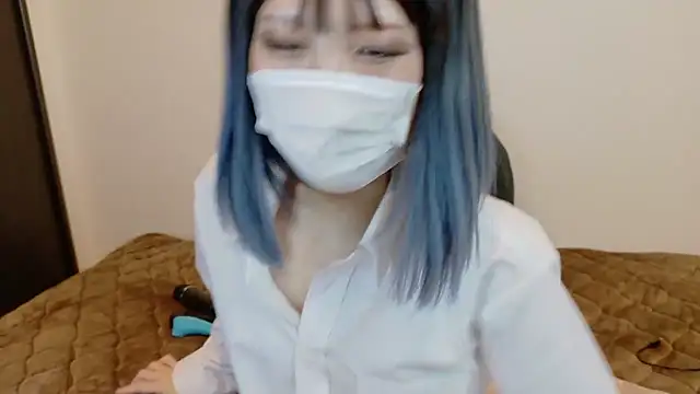 sarina at online show from December 2, 9:55 am