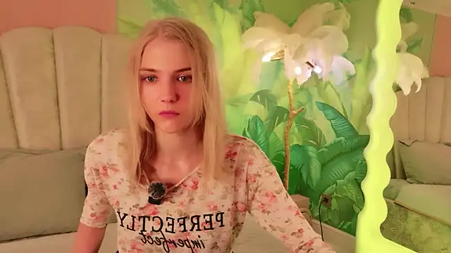 4example Chloe online show from June 16, 5:52 am