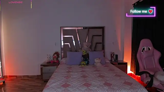 lunaarose online show from May 5, 2:58 am