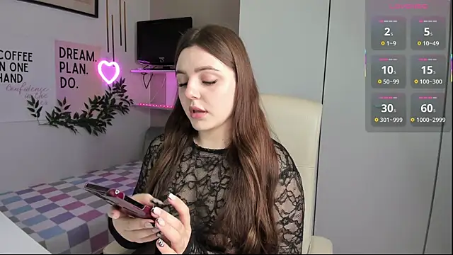 Snapshot of LiaWoow chatting on October 11, 9:03 am LiaWoow online show from October 11, 9:03 am