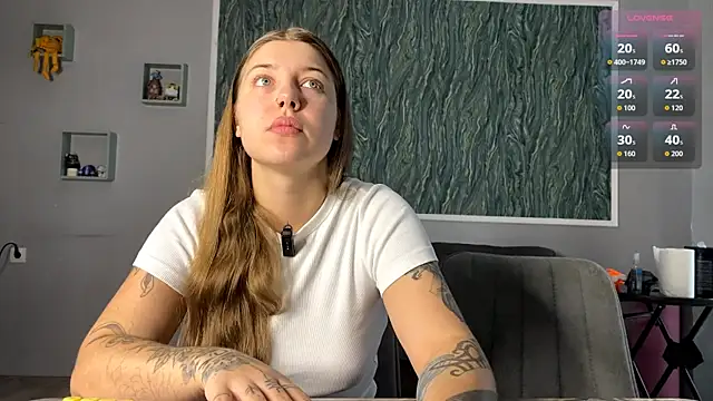 VelvetMiley online show from August 9, 3:23 am