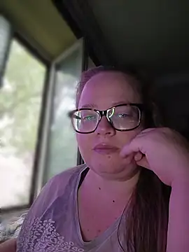 LillyWilly online show from August 4, 8:42 am