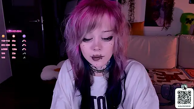 Snapshot of Lollyshy chatting on October 4, 10:43 am Lollyshy online show from October 4, 10:43 am