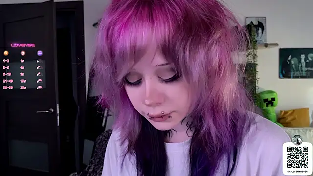 Snapshot of Lollyshy chatting on September 19, 12:59 pm Lollyshy online show from September 19, 12:59 pm