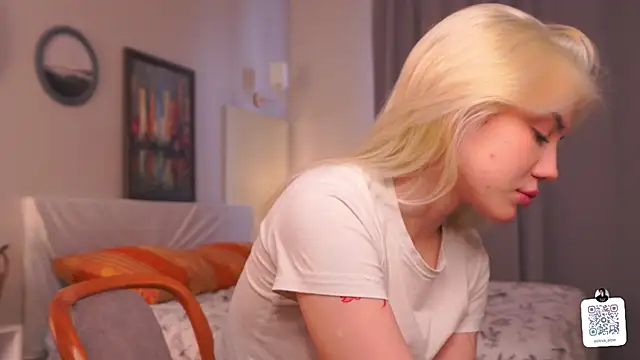 LilianBenskin online show from November 17, 6:58 am